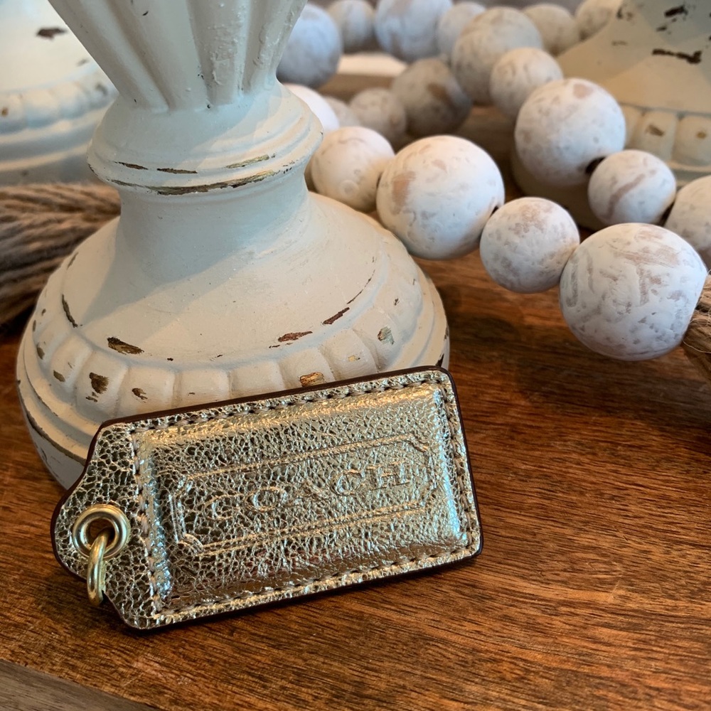 Gold coach hang tag